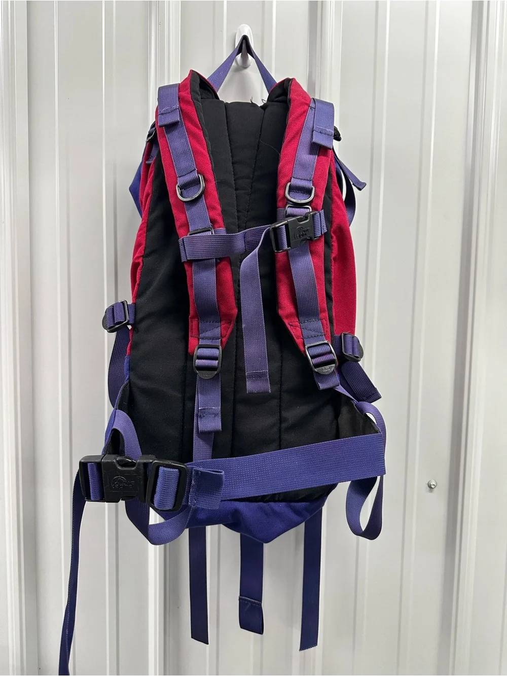 Vintage Lowe Alpine Spire 40 Backpack in Pink and Purple